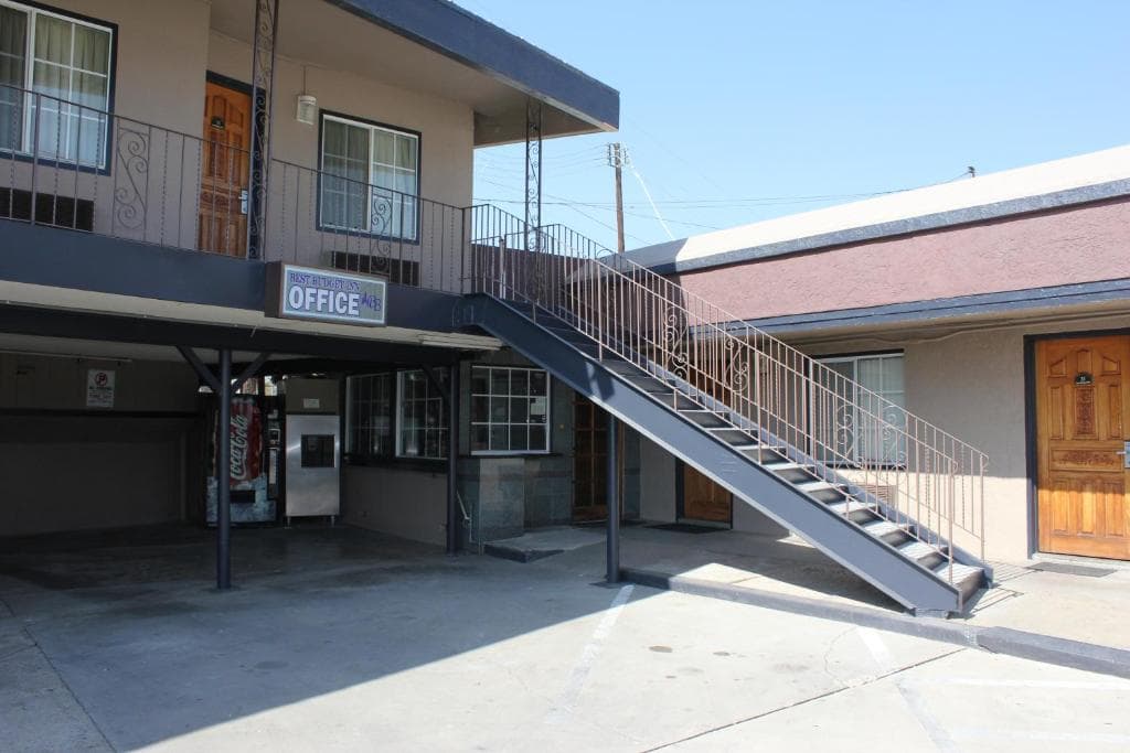 Motel Office & Exterior Balconies